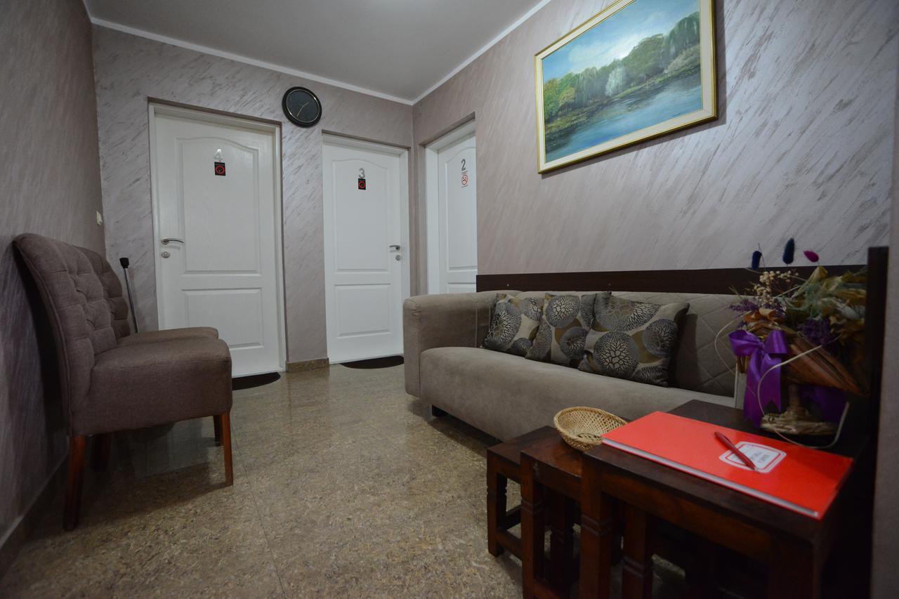 Garni Hotel Kaca Kragujevac Bagian luar foto